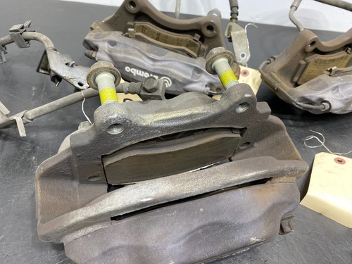 Dodge Challenger Scat Pack 2016 fabricante original Brembo juego de pinzas de freno 4/4 pistones usado - Imagen 6 de 14