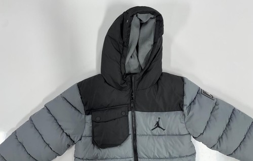 JORDAN ' SYNTHETIC FILL DOWN JACKET ' SMOKE GREY ' BOYS MEDIUM ' - Picture 2 of 6