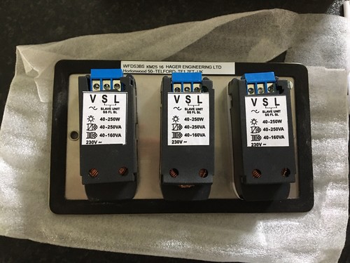 Hager WFDS3BS 3 Gang Dimmer Switch 250W Brushed Steel - Picture 4 of 5