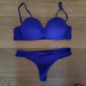 reggiseno blu elettrico