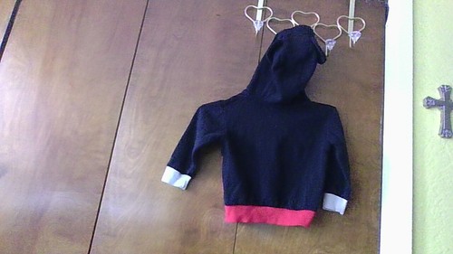 Suéter con Capucha Disney Talla 2T Mickey Mouse Máscara Ventilada en Capucha *Tinta Roja L Slv* - Imagen 10 de 18