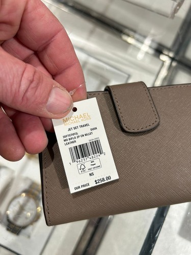Michael Kors Women Medium Leather Bifold Zip Coin Credit Card Holder id Wallet - Picture 12 of 284