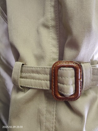 Gabardina vintage forrada a cuadros caqui tostado talla XL 50 hecha en Polonia - Imagen 5 de 19