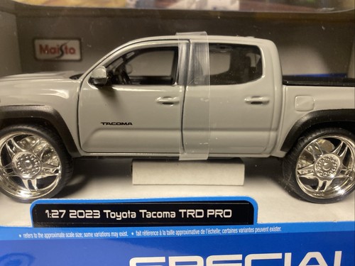 Maisto 2023 Toyota Tacoma TRD Battleship GREY/w Upgraded Chrome Rims - Picture 2 of 17