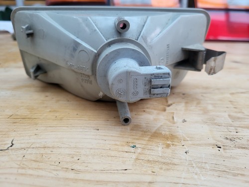 VW CORRADO 92 ON OFF RIGHT SIDE FRONT INDICATOR LENS VR6 16V G60 TURN SIGNAL - Picture 4 of 4