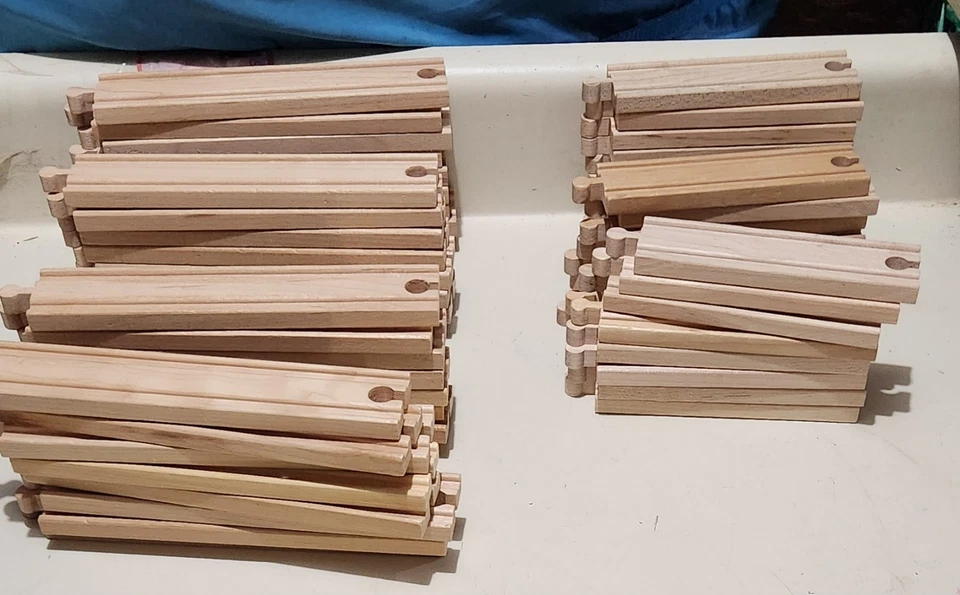 Lote enorme de trilhos de trem ferroviários de madeira vintage 184 peças curvas retas - Imagem 2 de 4