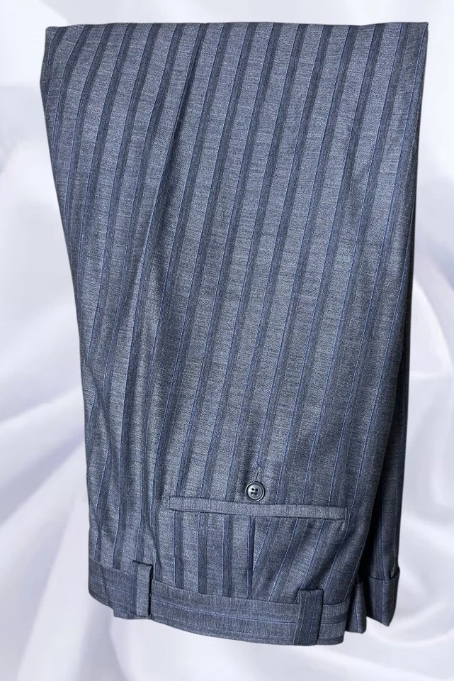 Traje de 3 piezas Steve Harvey Collection 40R gris con rayas azules Super 120s lana merino Foto 4 de 4