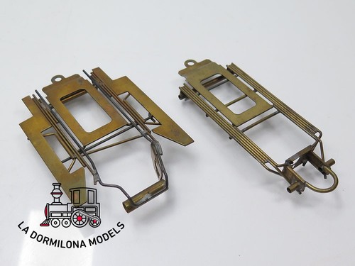 EA661 Scalexrix Slot - CHASSIS ARTESANALES DE LATON PARA COCHE SLOT 1:24 - Imagen 1 de 5