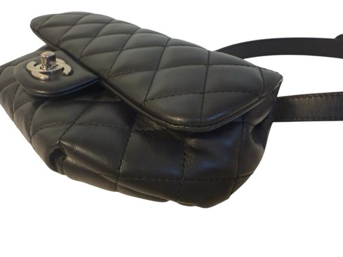 Riñonera Chanel acolchada uniforme cuero cinturón CC - Imagen 6 de 12