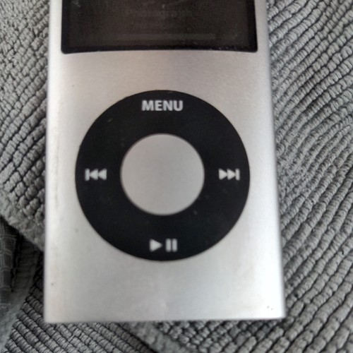 Apple iPod Nano 4th Generation Silver 8GB A1285 MB598LL/A Needs battery - Picture 7 of 7