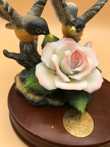 Robin Bird Statue With Music Box - Forever In Love Heritage House Collectors Ed. - Picture 3 of 12