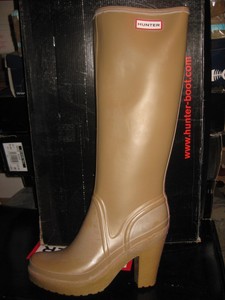 in den po gevögelt high heel gummistiefel in den po gevögelt high heel gummistiefel