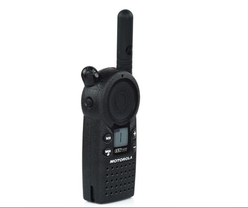 Motorola CLS1410 4 Channel UHF 1 watt Business Two-Way Radio - Picture 4 of 6