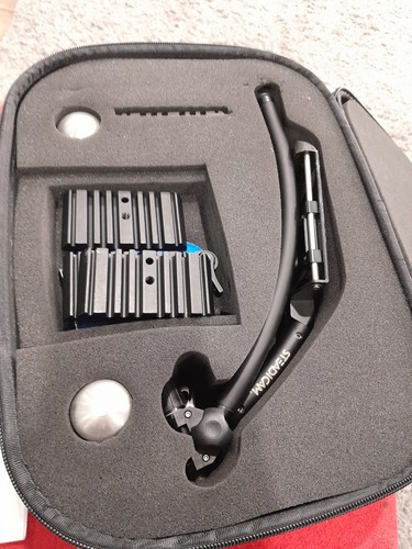 Steadicam Merlin DSLR stabiliser with case and spares - Picture 15 of 19