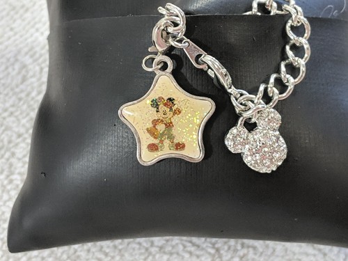 Lote 2 Pulseras Walt Disney Tono Plata Rosa "Amigos" Esmalte Mickey en Forma de Estrella - Imagen 4 de 8