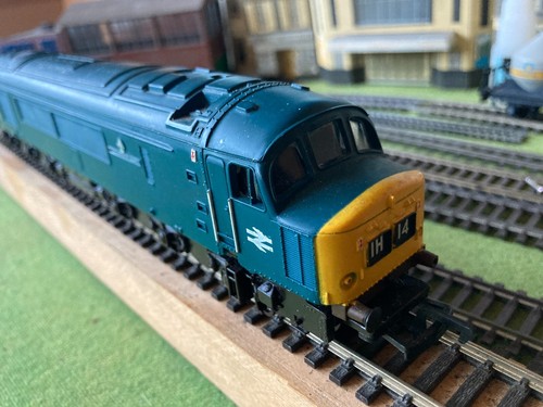 Mainline Class 45 039, The Manchester Regiment excellent but needs small repair - Picture 2 of 12