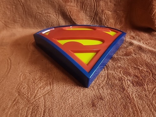 Rare. 3D Deco SUPERMAN S-Shield LED Night Light - Picture 7 of 9