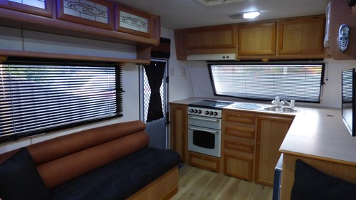 Jayco Heritage 24ft Caravan Interior updated New A/C 12v Fridge/Freezer Ensuite - Picture 7 of 18