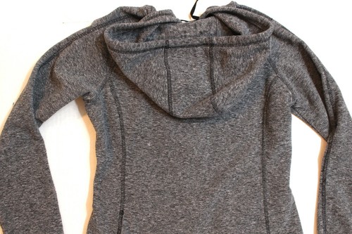 Chaqueta deportiva polar gris cremallera completa REI para mujer XXS bolsillos con capucha agujero para el pulgar - Imagen 5 de 10