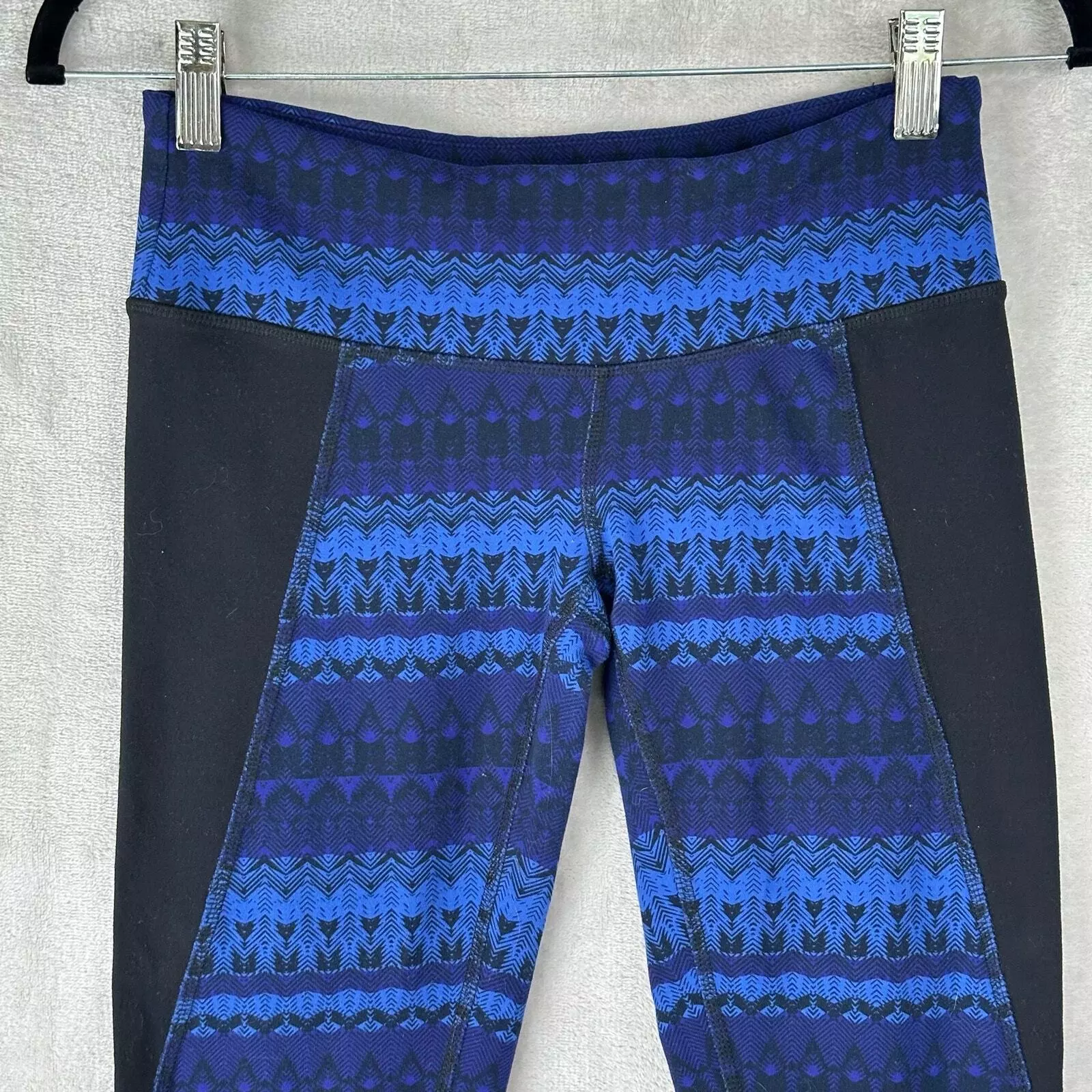 alo-yoga illusion tribal print ankle workout gym leggings