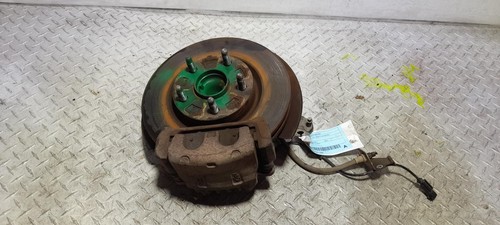 HOLDEN COMMODORE LEFT FRONT HUB ASSEMBLY VF, 05/13-12/17 - Picture 2 of 12