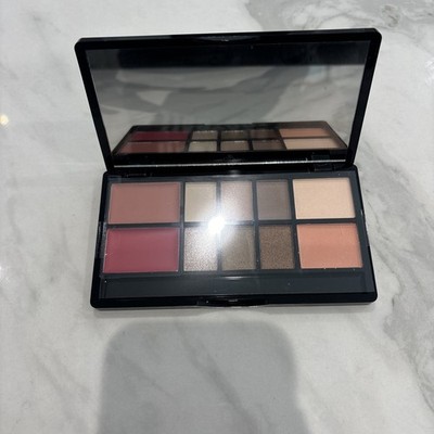 Boots In The Bag Mini Face Palette - Pinsel fehlen 