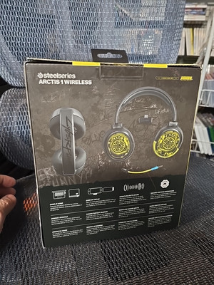 SteelSeries Arctis 1 Wireless Gaming Headset - Cyberpunk SteelSeries Arctis 1 Wireless Gaming Headset - Cyberpunk