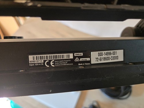 Simrad Cruise 7 GPS Chartplotter  7" Head Unit w/ Accessories NICE - Picture 9 of 9