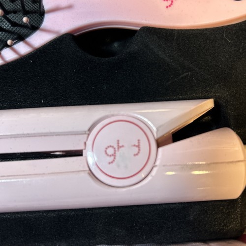 ghd Pink Limited Edition box set, Pink Iron and other Hairstyling Tools, Brush - Picture 12 of 14