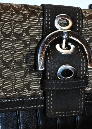 Billetera de chequera Coach Soho Signature de colección jacquard, (solo billetera) hebilla de cuero - Imagen 5 de 13