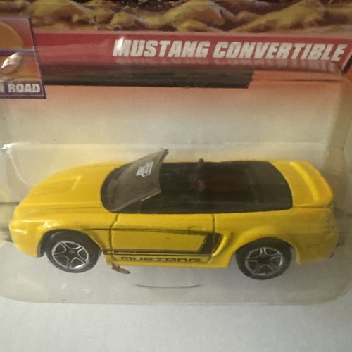 2000 Matchbox Mustang Convertible Yellow Open Road New Sealed - Picture 2 of 3