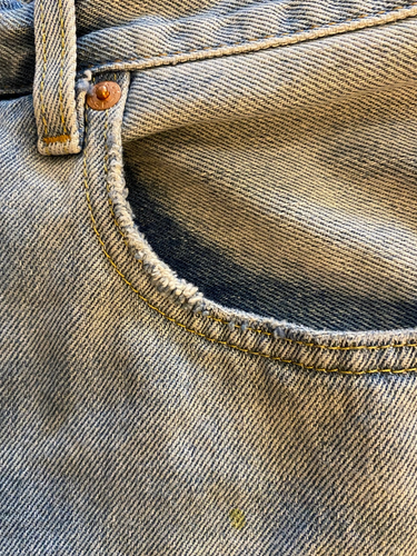 Neu Levi's 550 - 92 Original 34 x 32 Factory Distressed Style Light Stonewash - Bild 6 von 20