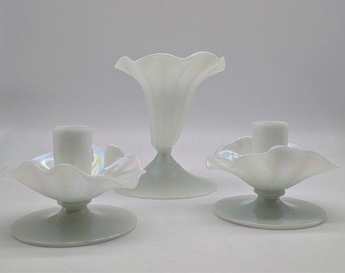 Signed Steuben Pair  Ivrene Art Glass Candlesticks and a Cornucopia No Reserve - Picture 19 of 24