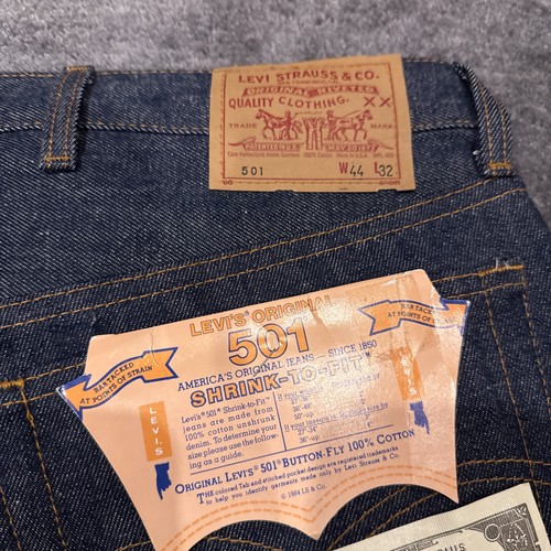 Jeans originales vintage 1984 Deadstock Levi’s 501 Shrink To Fit 44x32 nuevos con etiquetas - Imagen 3 de 12