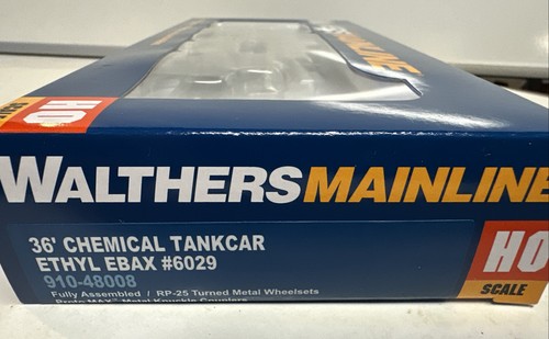 Walthers Mainline HO Scale Ethyl EBAX 36' Chemical Tank Car #6029 - Picture 3 of 3