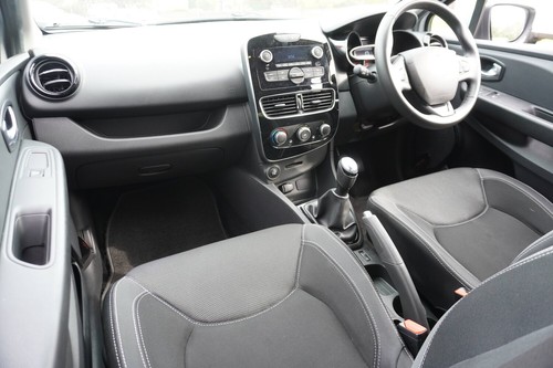 2025 Renault Clio  1.5 dCi Play Hatchback 5dr Diesel Manual Euro 6 (s/s) (90 ps) - Picture 19 of 24