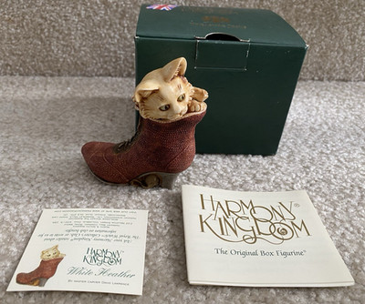 Harmony Kingdom ''White Heather'' Cat in Boot Trinket Box Treasure Jests FREE SHIP