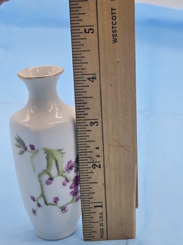 4" Tall Miniature LAVENDAR Orchid Porcelain Flower 4-sided VASE Vintage**56-15 - Picture 5 of 6