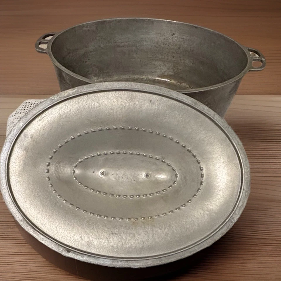 Vintage Therm-O-Craft 8 qt Aluminum Roaster With Lid ~ Dutch Oven - Image 4 of 4