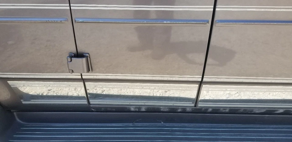 93 GMC G2500 VANDURA REARWARD SIDE DOOR WITH WINDOW RIGHT PASSENGER GRAY Foto 4 de 4