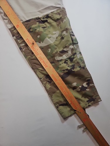Carhartt Mens Carpenter Pants Dungaree Fit B151 Mens 32x32 see Pictures TEAR - Picture 6 of 18