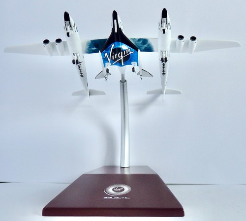 Virgin Galactic Spacecraft White Knight II N348MS JC Wings 1:400 Old Livery - Picture 4 of 5