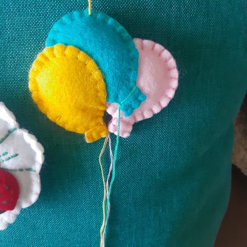 5 felt ornaments. Frog, , ladybug, butterfly, balloons. Great For Crafting - Picture 6 of 7