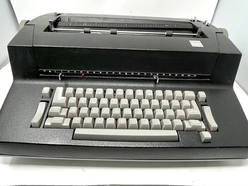 IBM Correcting Selectric II typewriter, tested, works - Picture 2 of 5