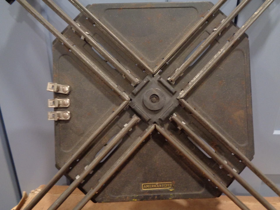 PREWAR AMERICAN FLYER O GAUGE #604 REMOTE CONTROL CROSSOVER 90 DEGREE - Image 3 of 4