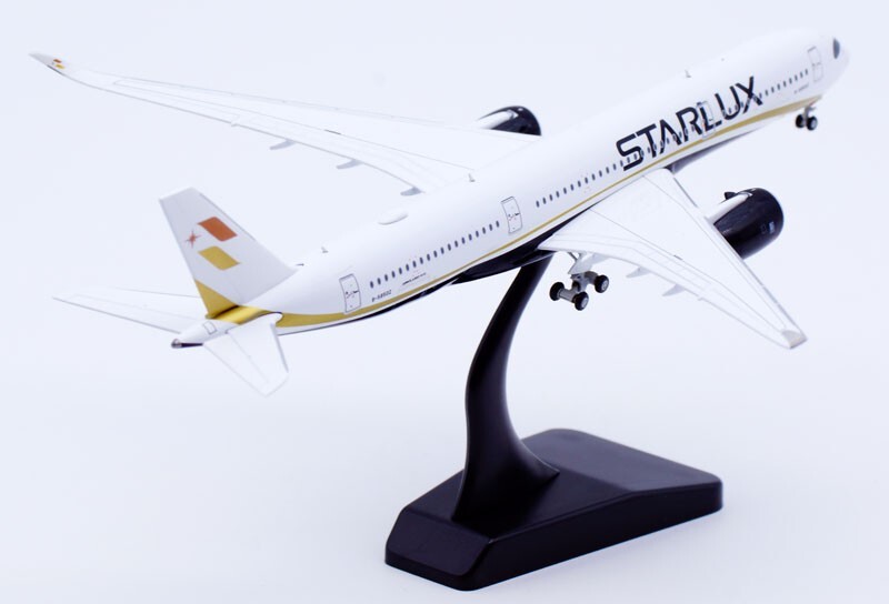 1:400 JC Wings Starlux Airline A350-900 B-58502 Diecast