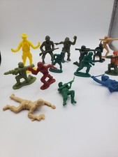Army Men Lot Accessories Plastic Green Tan Toys B115
