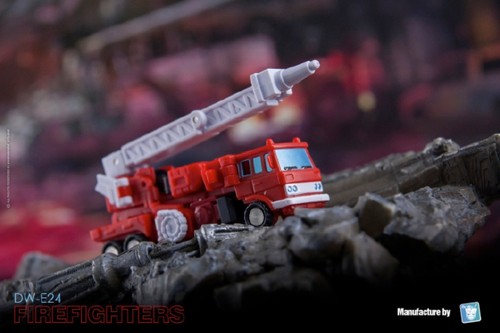 Dr.Wu DW-E24 FIREFIGHTERS Mini Transformable Toy Model Action Figure Collectible - Picture 9 of 9