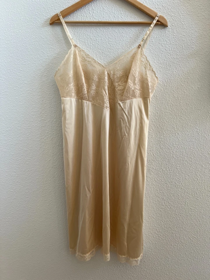 Винтажный Vanity Fair кремовое кружево нейлона скольжения платье 38 бюст большой изящный белье - Изображение 2 из 4