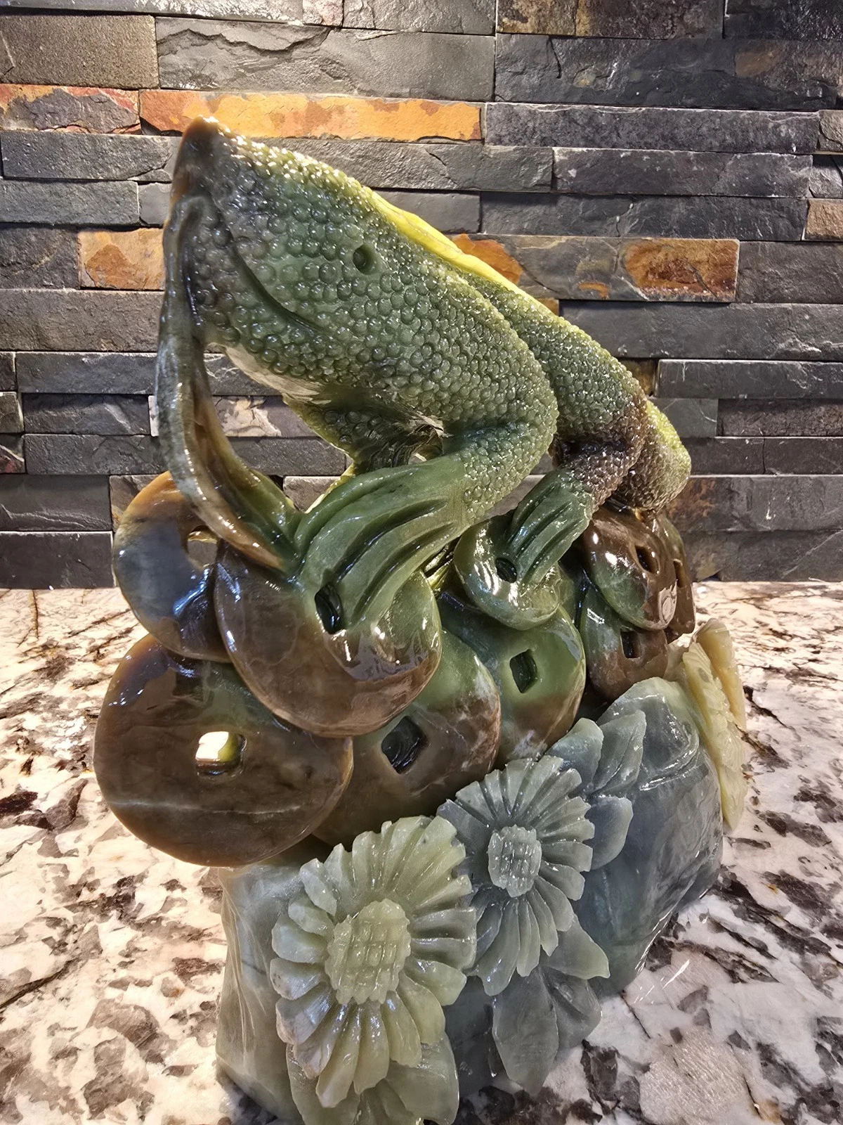 8.5lbs 10" X 9" Top Quality Natural Green Jade Master Hand Carved Iguana - product detail image 5